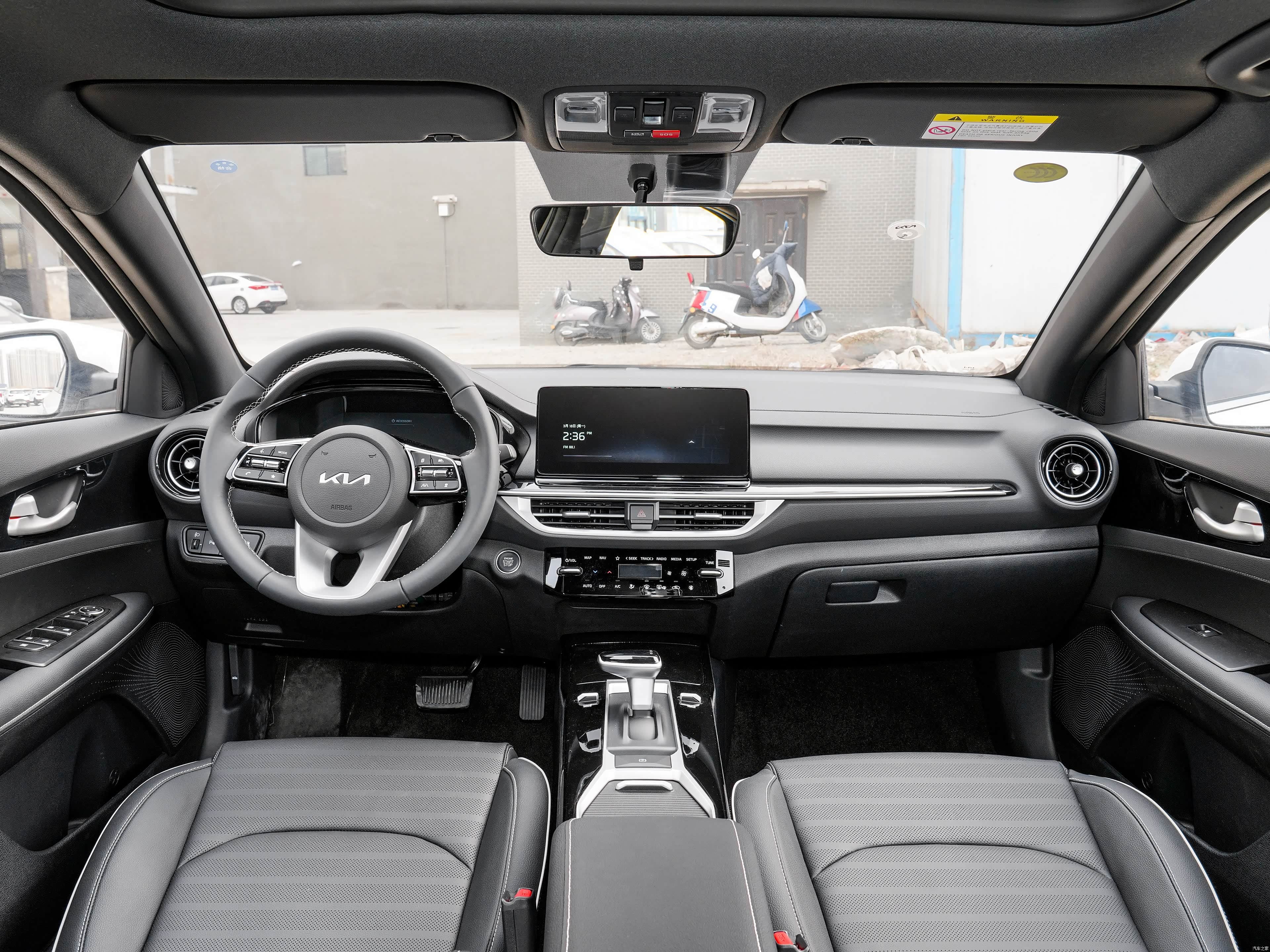 Kia K3, салон или дополнительный ракурс