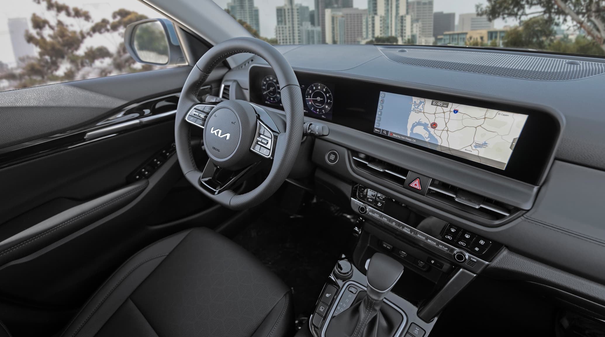 Kia Seltos, салон или дополнительный ракурс