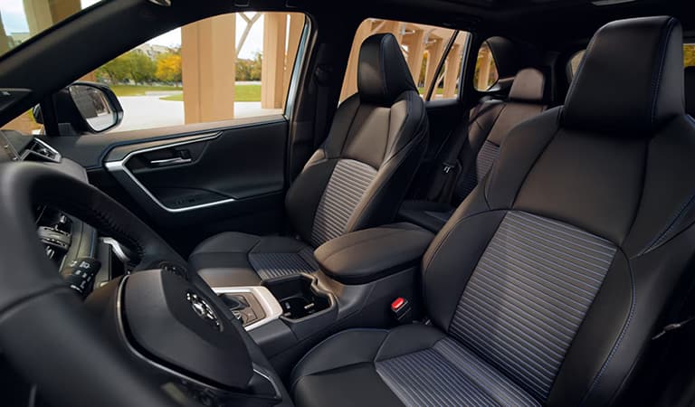 Toyota RAV4, салон или дополнительный ракурс